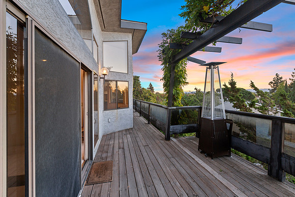 Twilight real estate photography of a luxury Hayward home at sunset