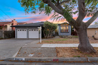 Twilight real estate photography of a luxury Hayward home at sunset