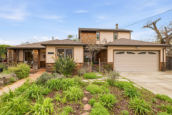 Daytime real estate photography of a luxury property in San Jose California